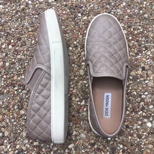 Steve Madden Ecentrcq Sneaker Slip Shoe in Grey